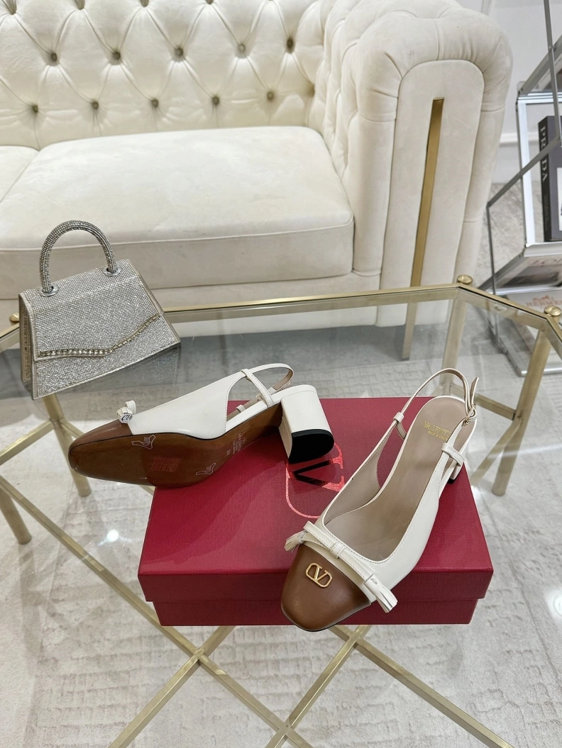 Elegant Vxlxntino Sandals 228814