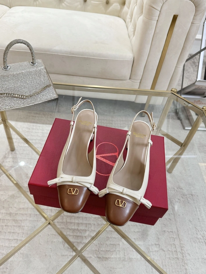 Elegant Vxlxntino Sandals 228814
