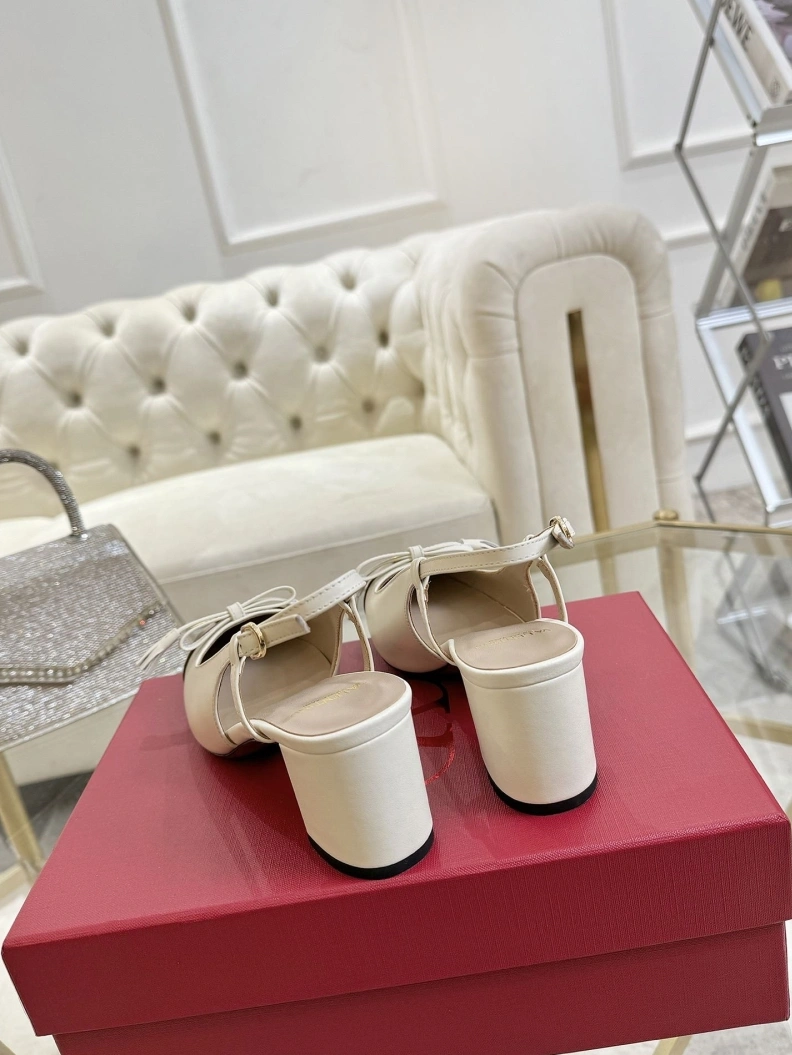 Elegant Vxlxntino Sandals 228814
