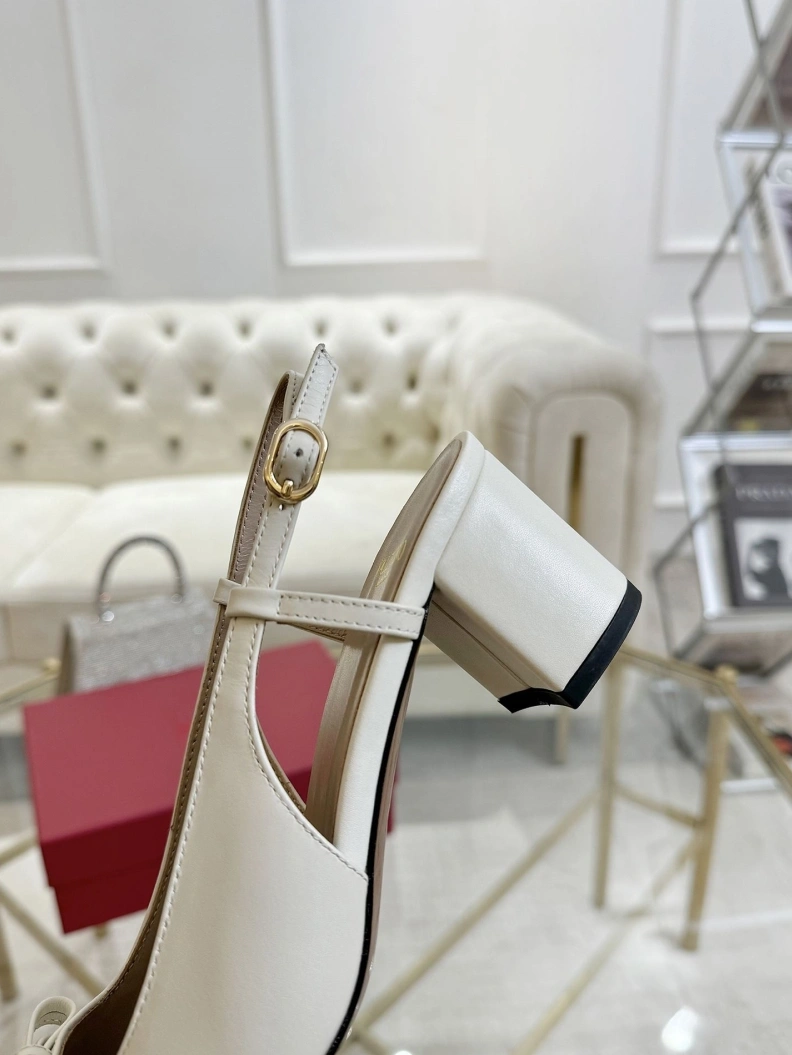 Elegant Vxlxntino Sandals 228814