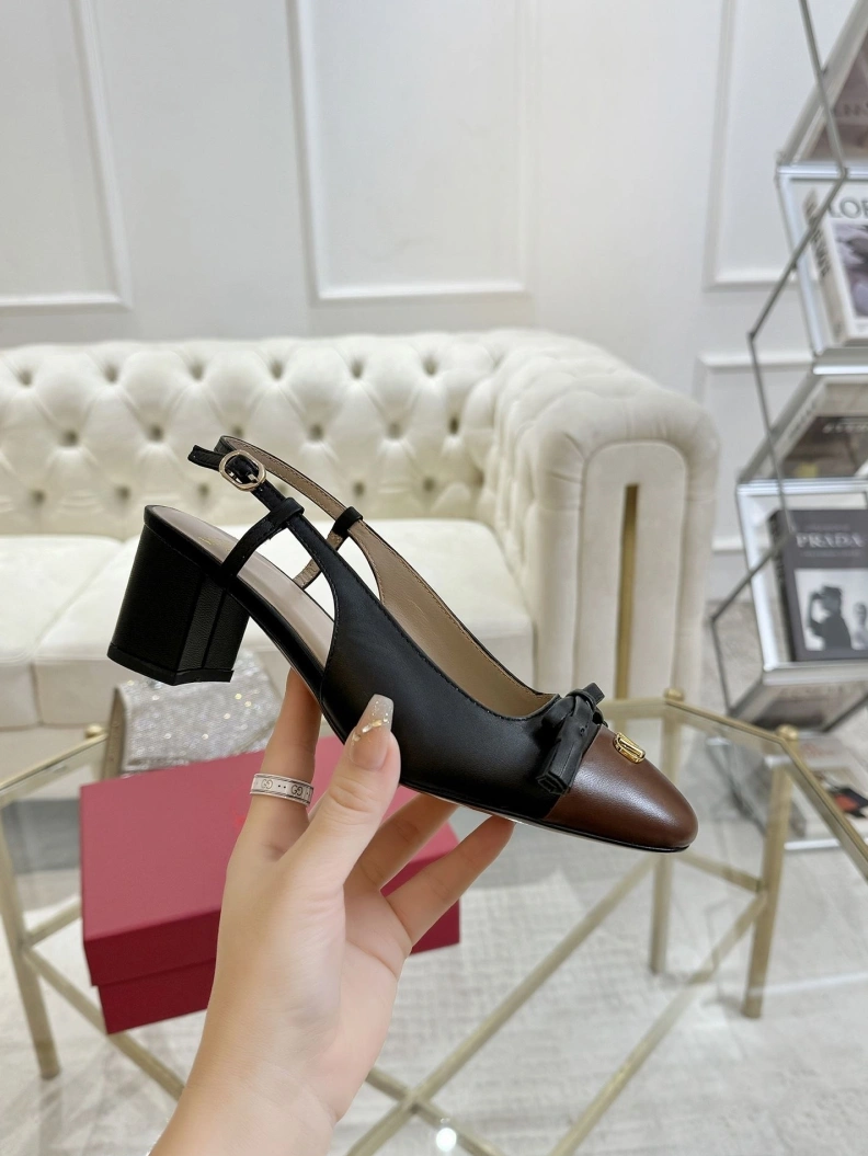 Resilient Vxlxntino Sandals 228809