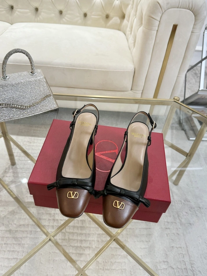 Resilient Vxlxntino Sandals 228809