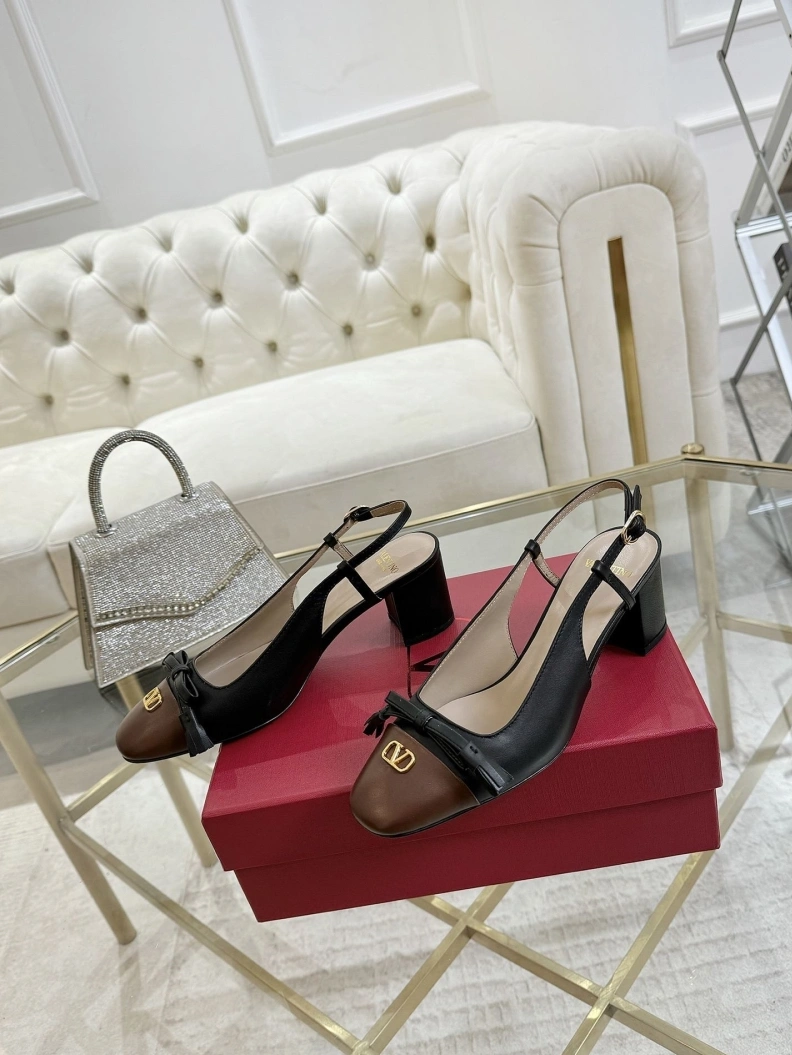 Resilient Vxlxntino Sandals 228809