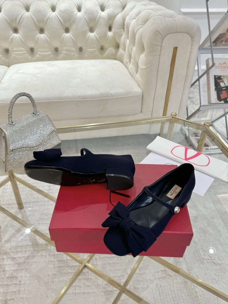 Fashionable Vxlxntino flat shoes 228882