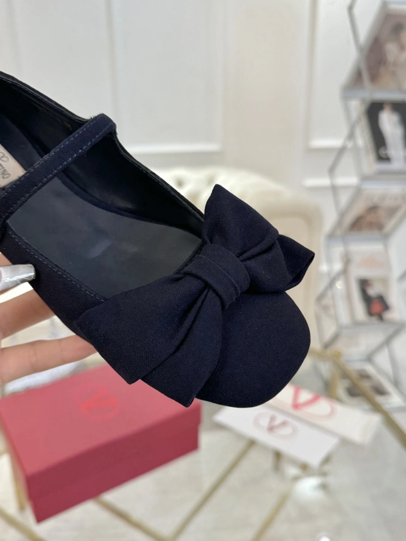 Fashionable Vxlxntino flat shoes 228882