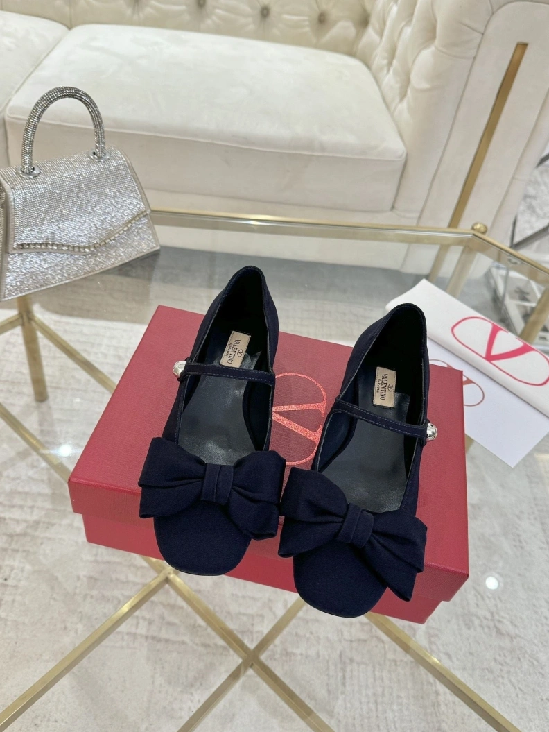Fashionable Vxlxntino flat shoes 228882
