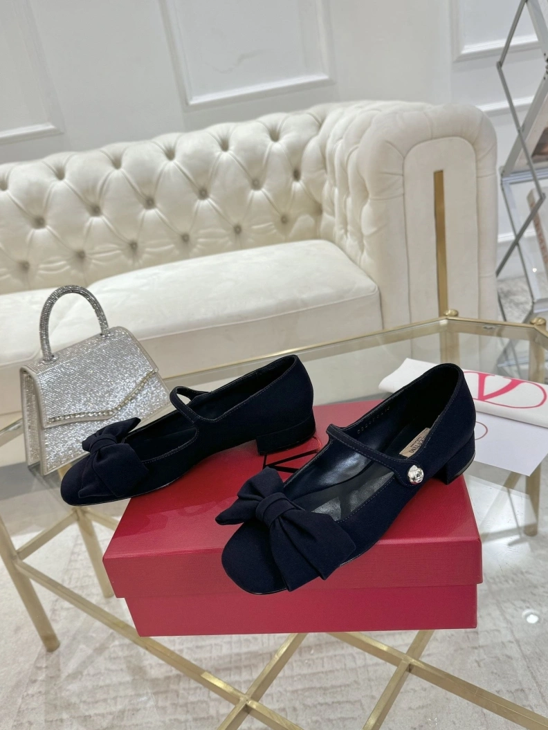 Fashionable Vxlxntino flat shoes 228882
