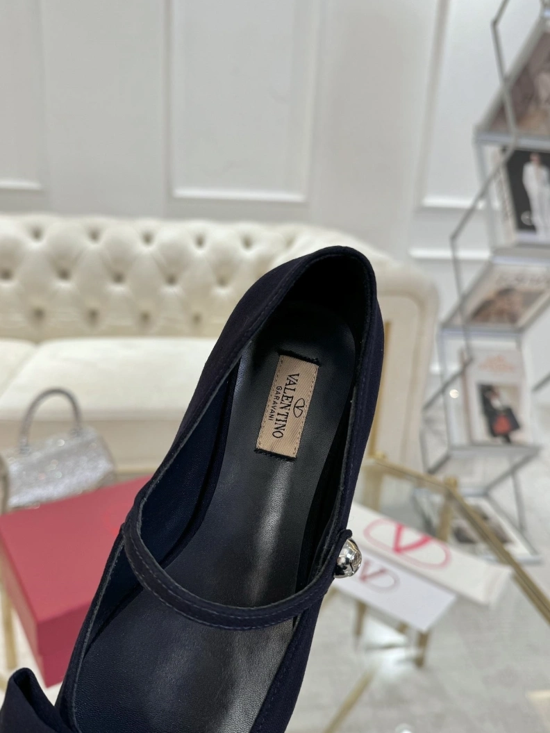 Fashionable Vxlxntino flat shoes 228882