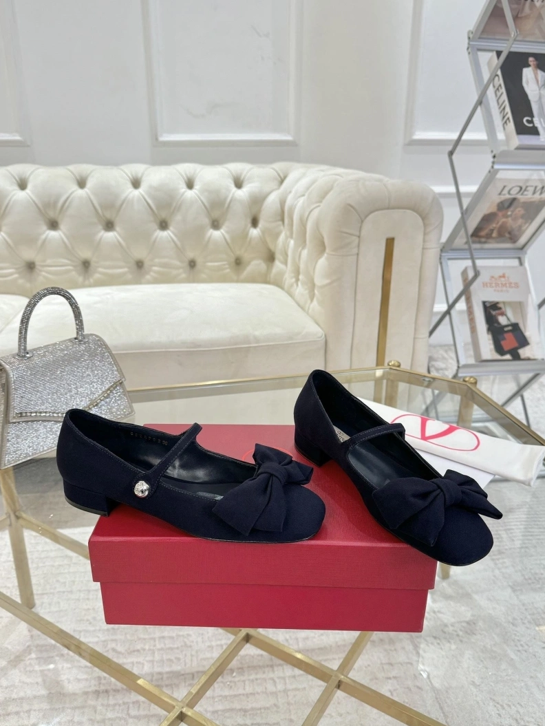 Fashionable Vxlxntino flat shoes 228882