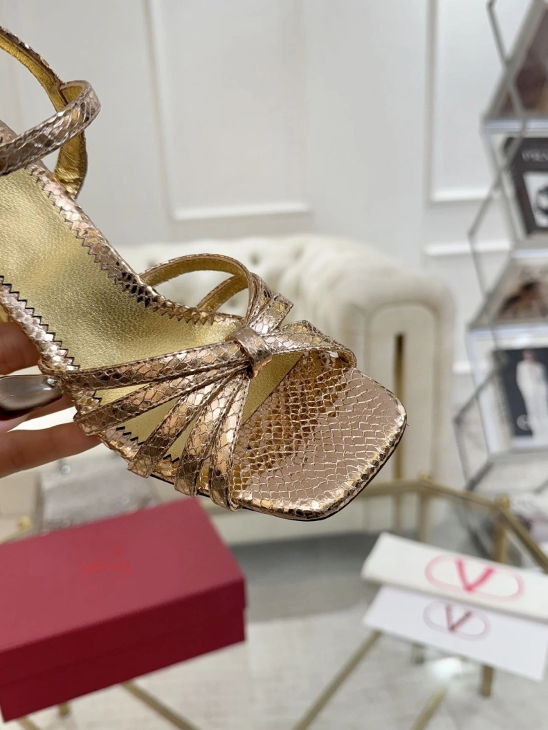 Efficient Vxlxntino High Heels 228871