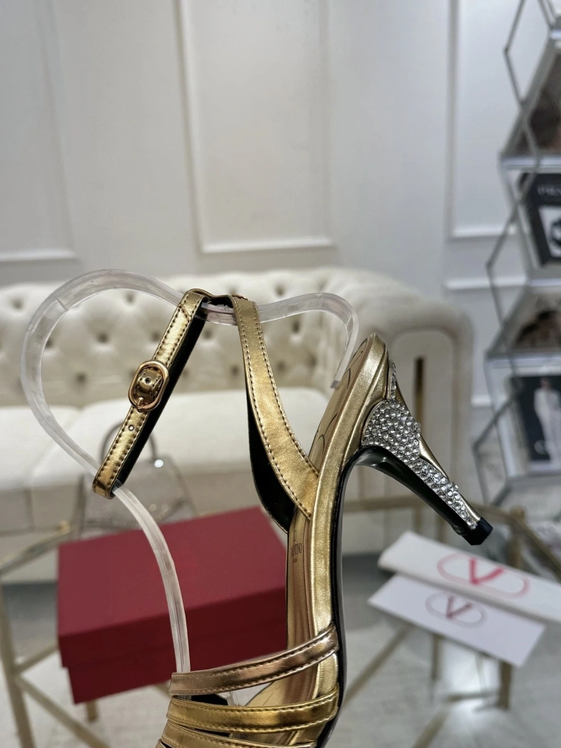 Trendy Vxlxntino High Heels 228868