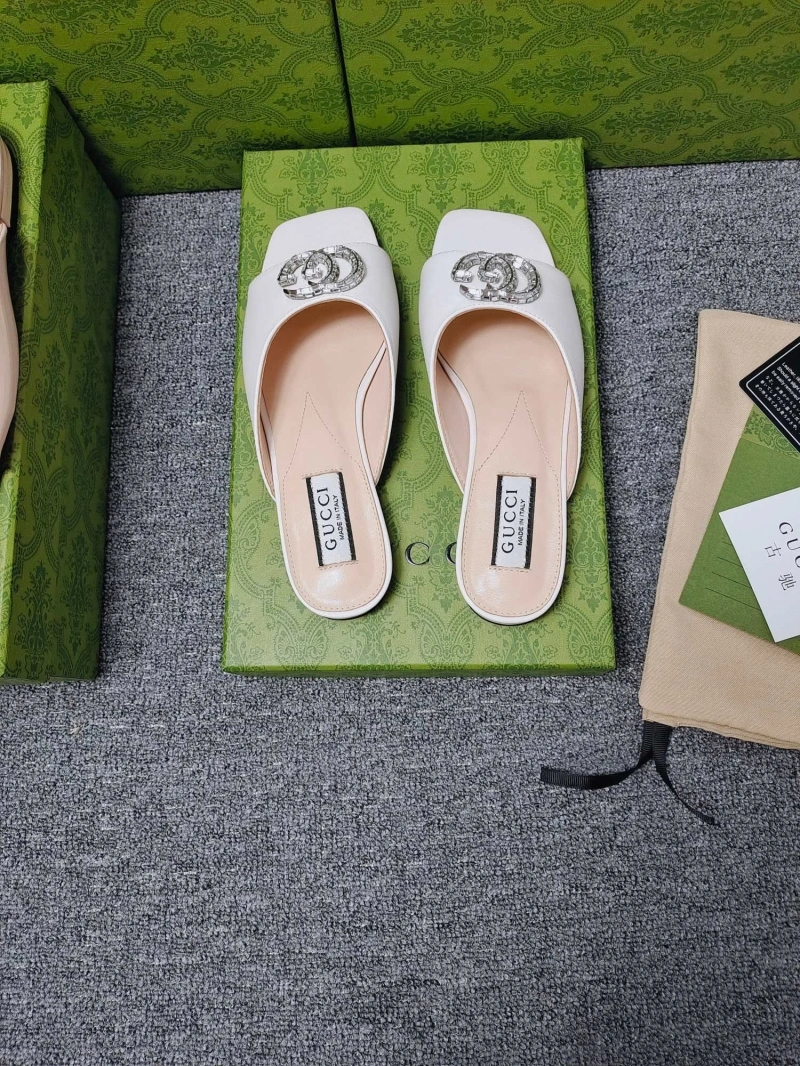 Trendy Gxccx Slippers 166704