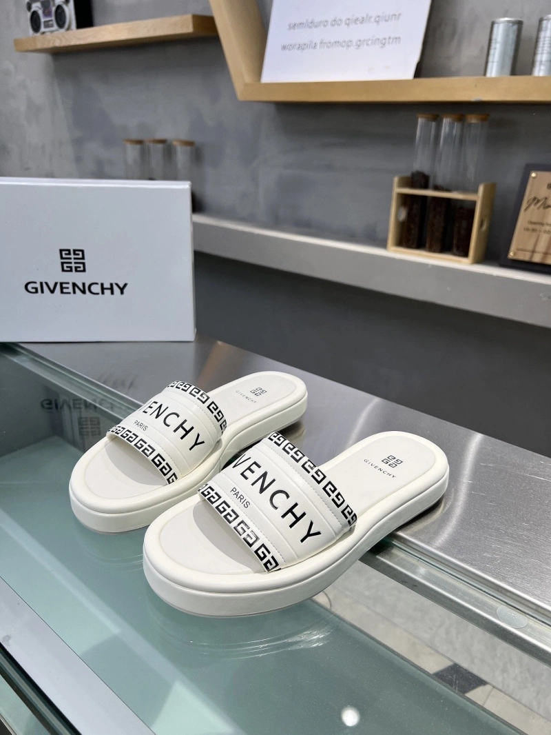 WellDesigned Gxvxnchy Slippers 154749