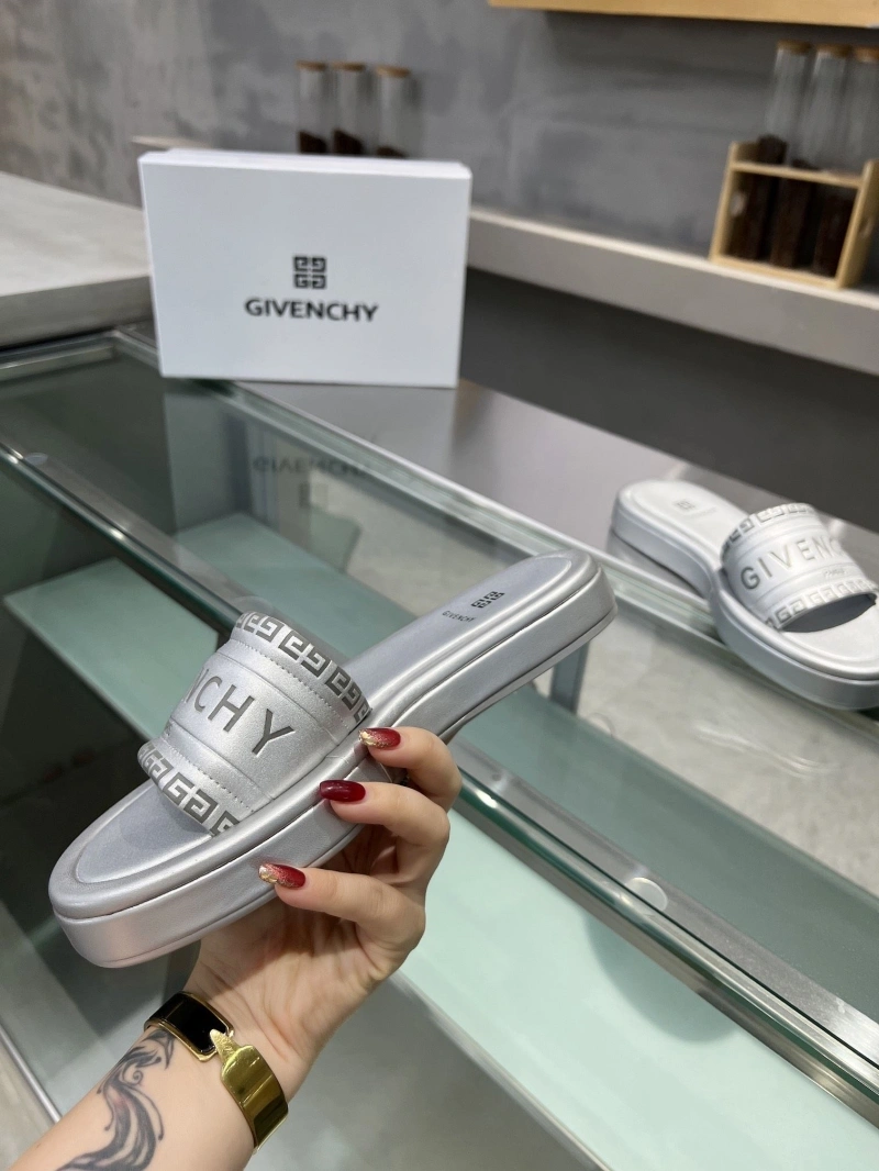 Gxvxnchy Slippers Compact 154760