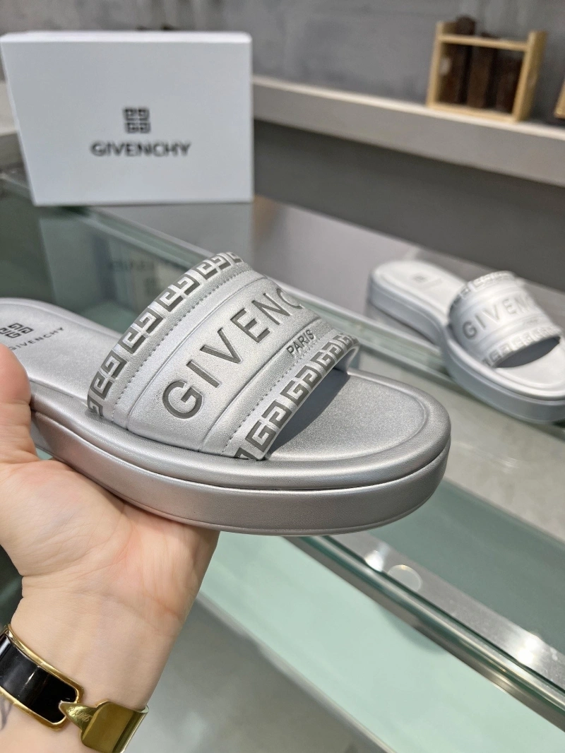 Gxvxnchy Slippers Compact 154760