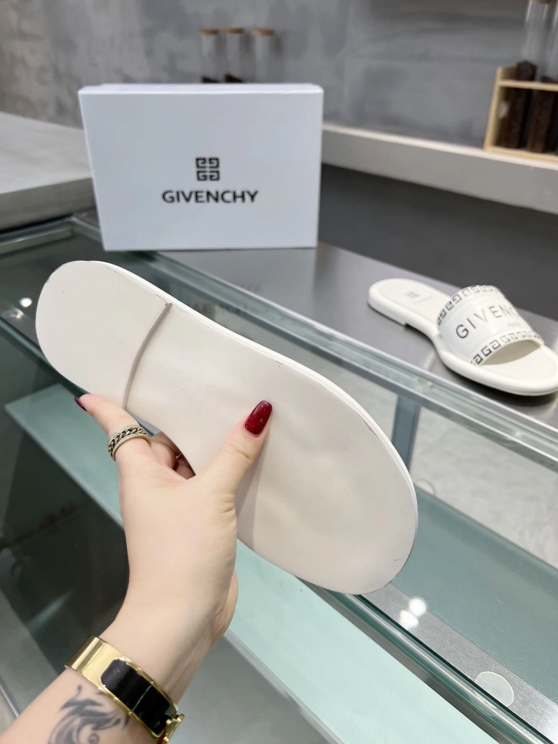 Fashionable Gxvxnchy Slippers 154738