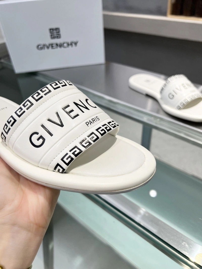 Fashionable Gxvxnchy Slippers 154738