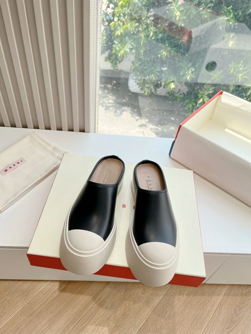 Trendy Othxr Slippers 215008