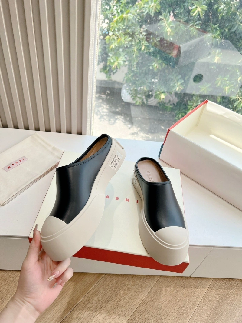 Trendy Othxr Slippers 215008