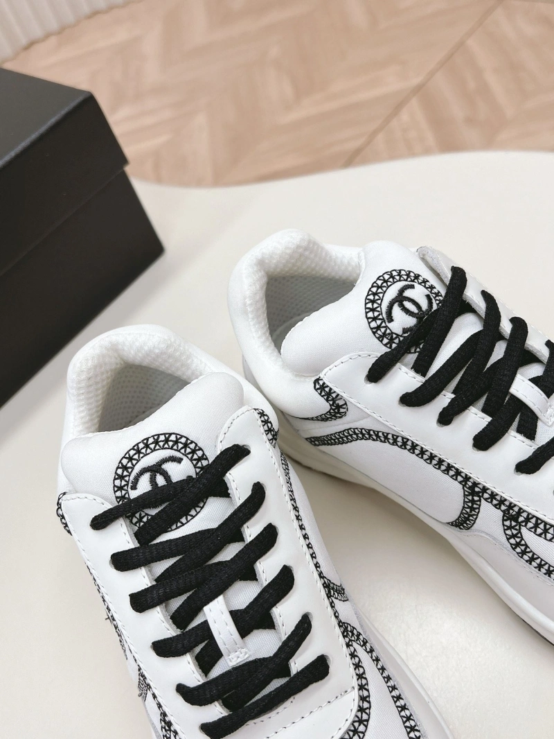 Bold Chxnxl Sneakers 126028