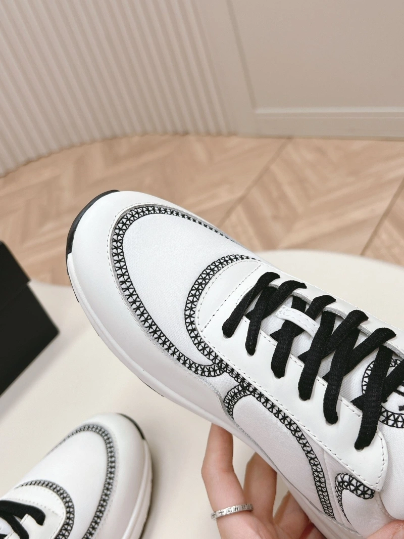Bold Chxnxl Sneakers 126028