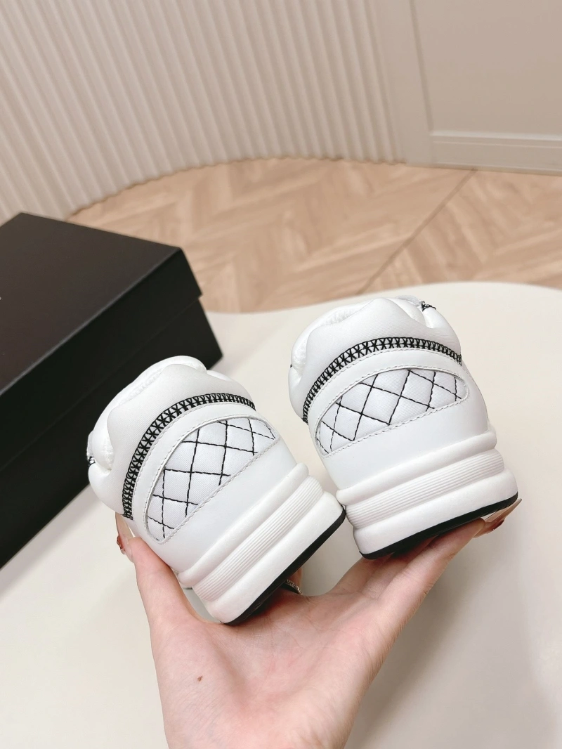 Bold Chxnxl Sneakers 126028