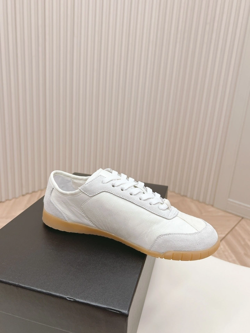 Efficient Chxnxl Sneakers 126017