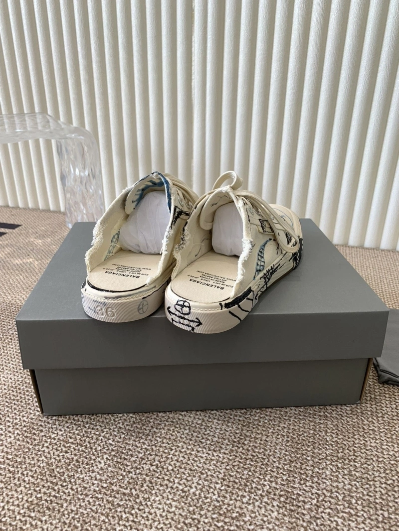 Bxlxnciaga Slippers Bright 109711