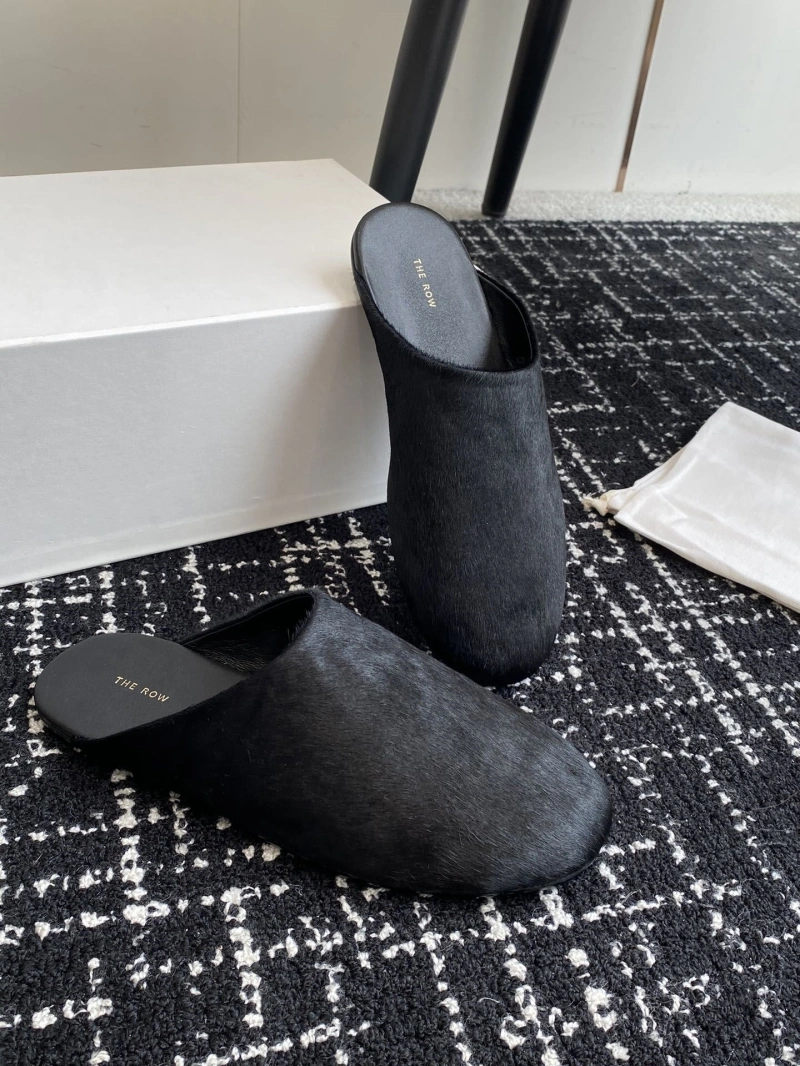 Fashionable Othxr Slippers 214989