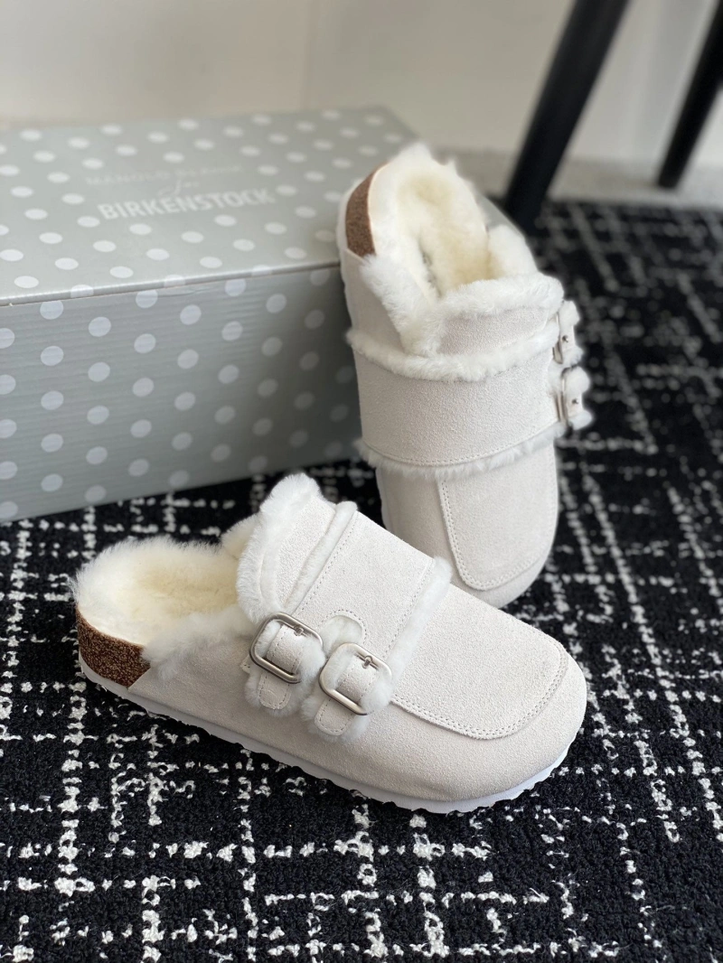 Trendsetting Othxr Slippers 214987