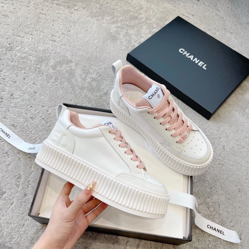 Bold Chxnxl Sneakers 126009