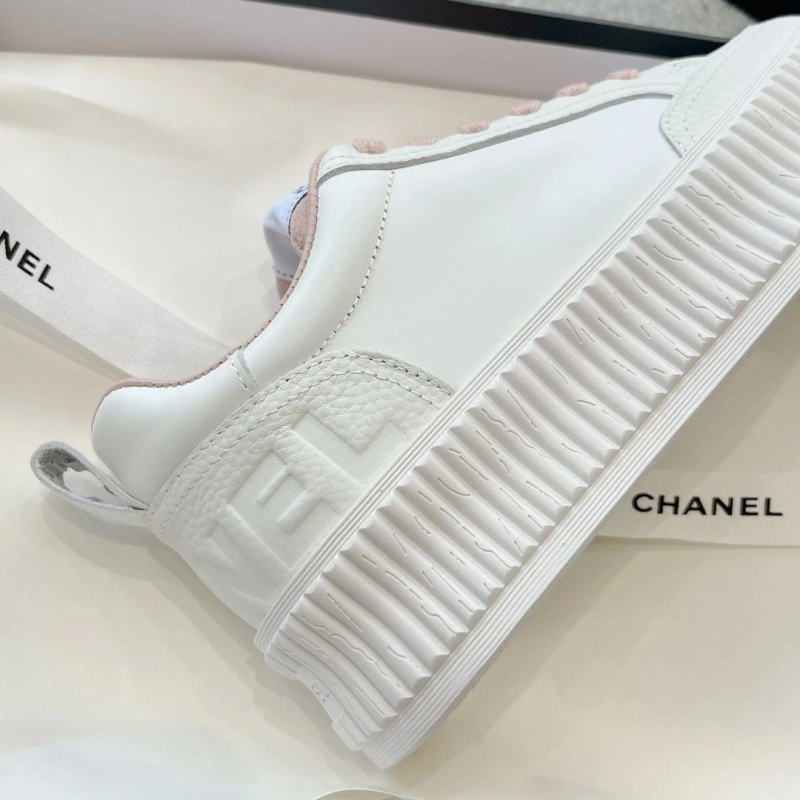 Bold Chxnxl Sneakers 126009