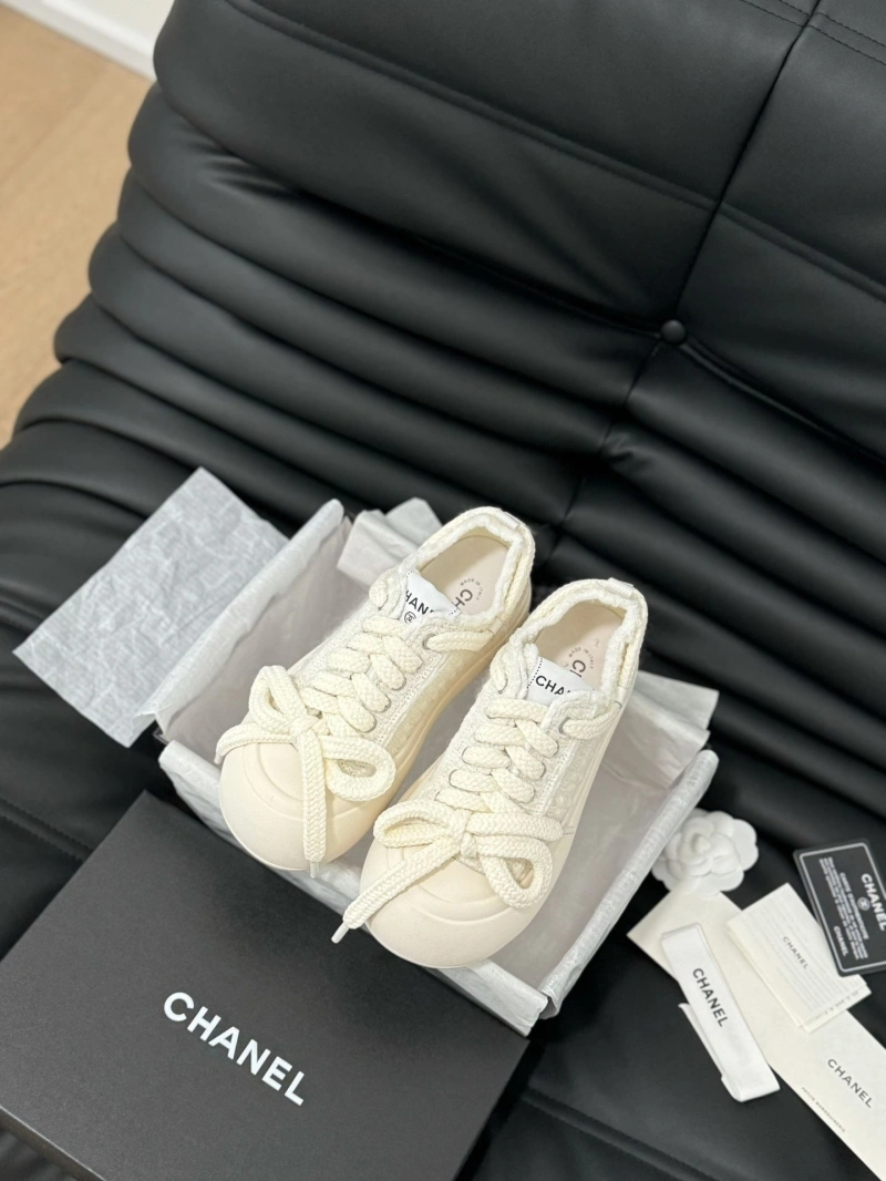 Durable Chxnxl Sneakers 126004