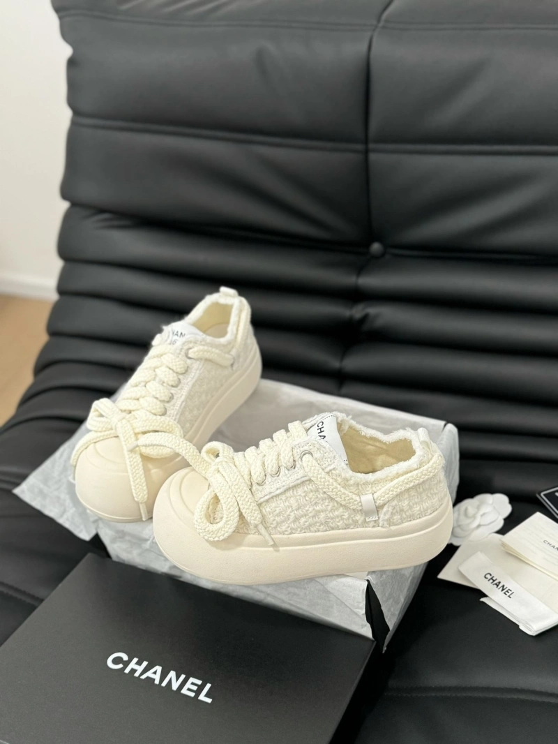 Durable Chxnxl Sneakers 126004