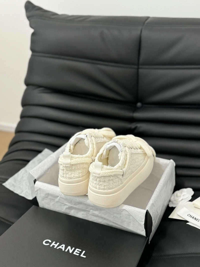 Durable Chxnxl Sneakers 126004