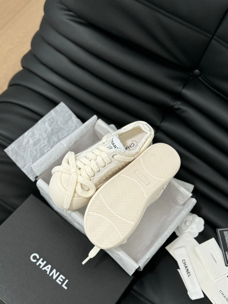 Durable Chxnxl Sneakers 126004