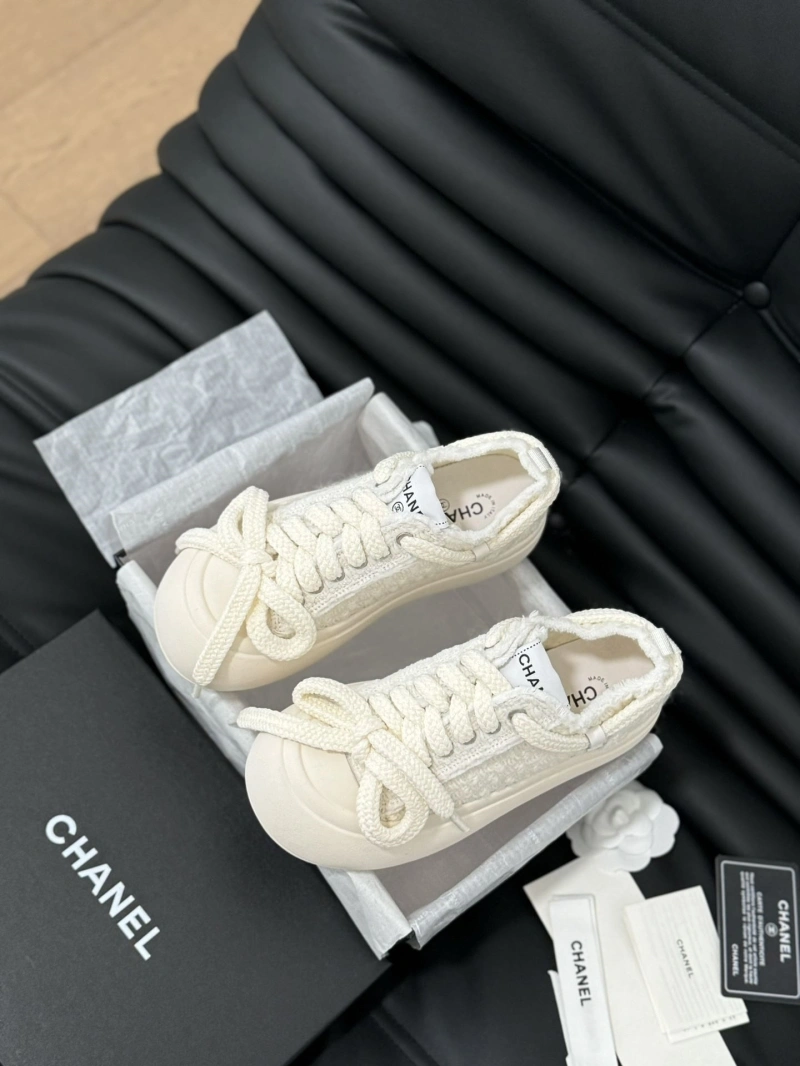 Durable Chxnxl Sneakers 126004