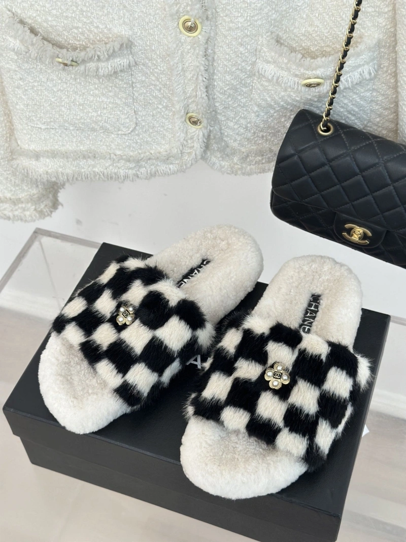 Refined Chxnxl Slippers 126202