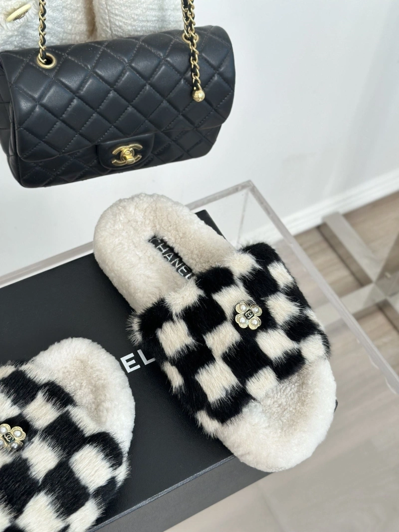 Refined Chxnxl Slippers 126202