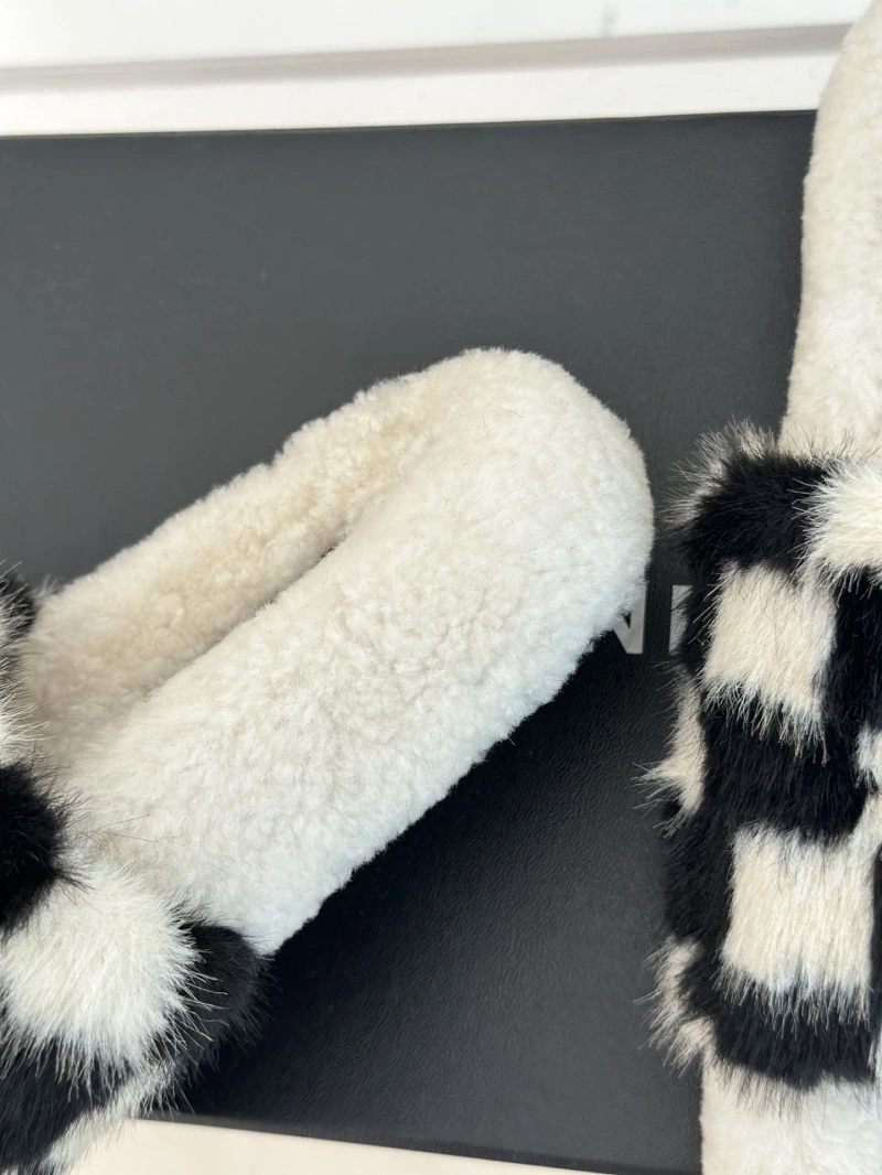 Refined Chxnxl Slippers 126202