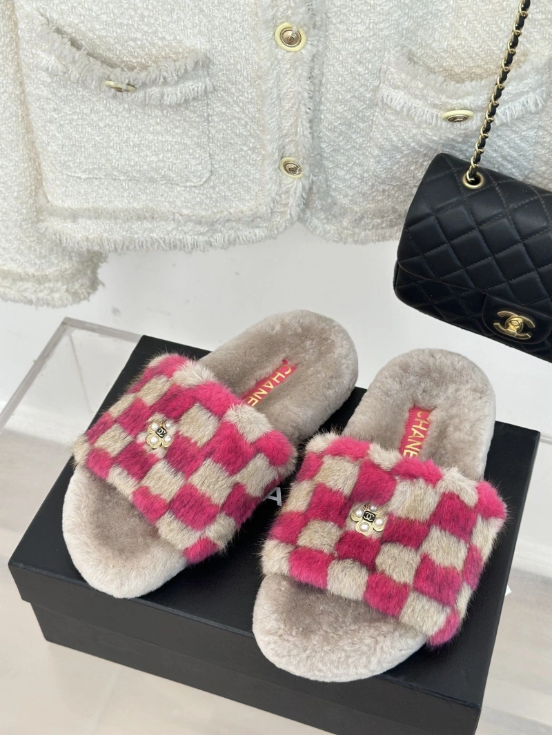 Trendy Chxnxl Slippers 126201
