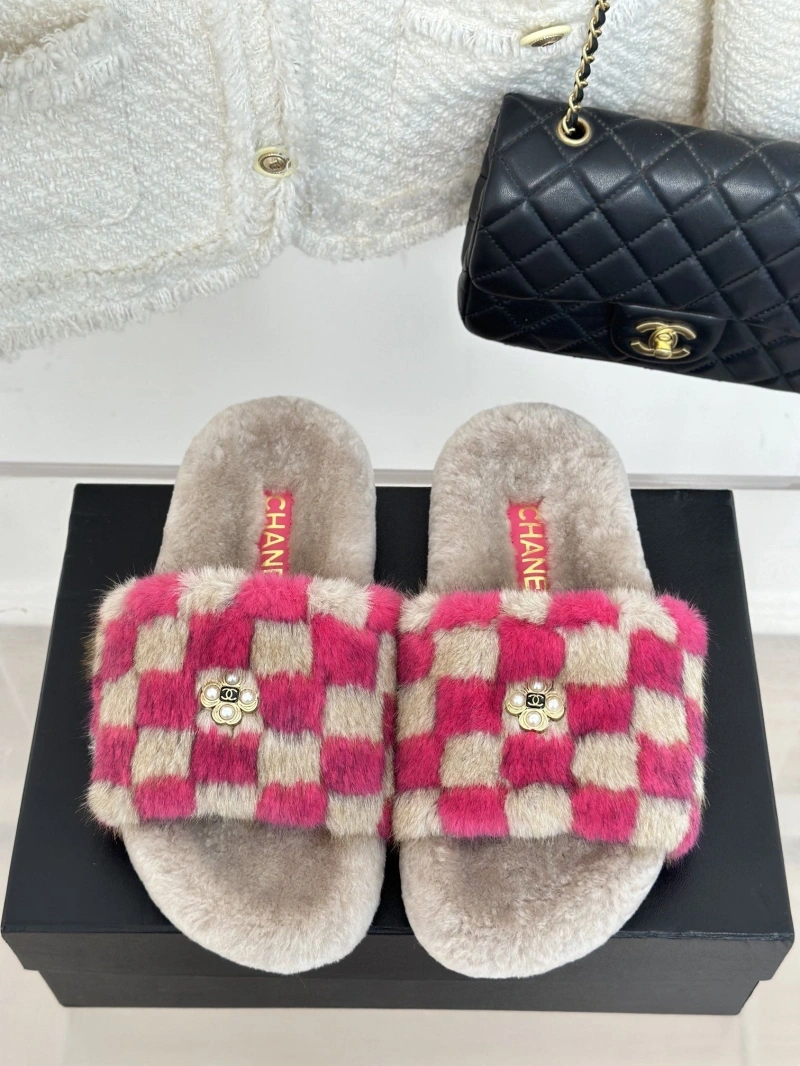 Trendy Chxnxl Slippers 126201