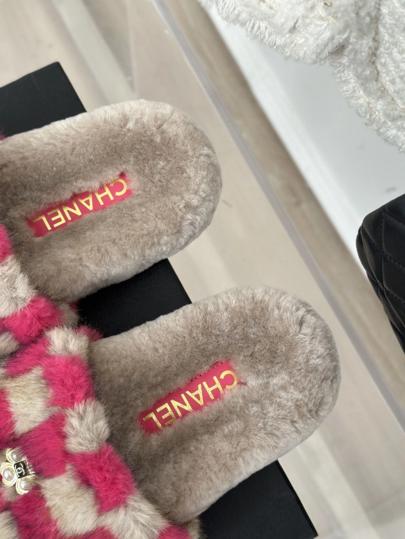Trendy Chxnxl Slippers 126201