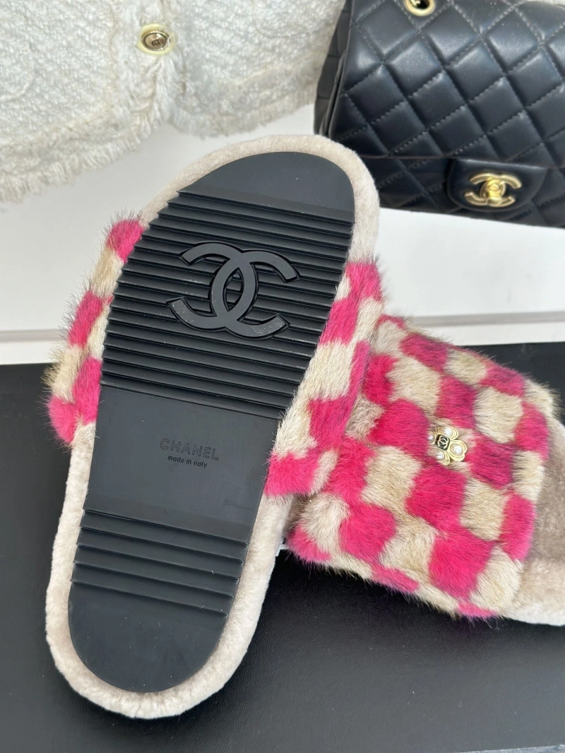 Trendy Chxnxl Slippers 126201