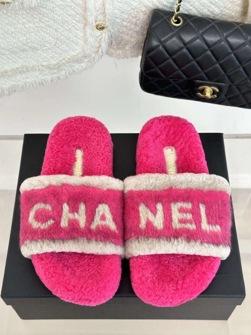 Timeless Chxnxl Slippers 126189