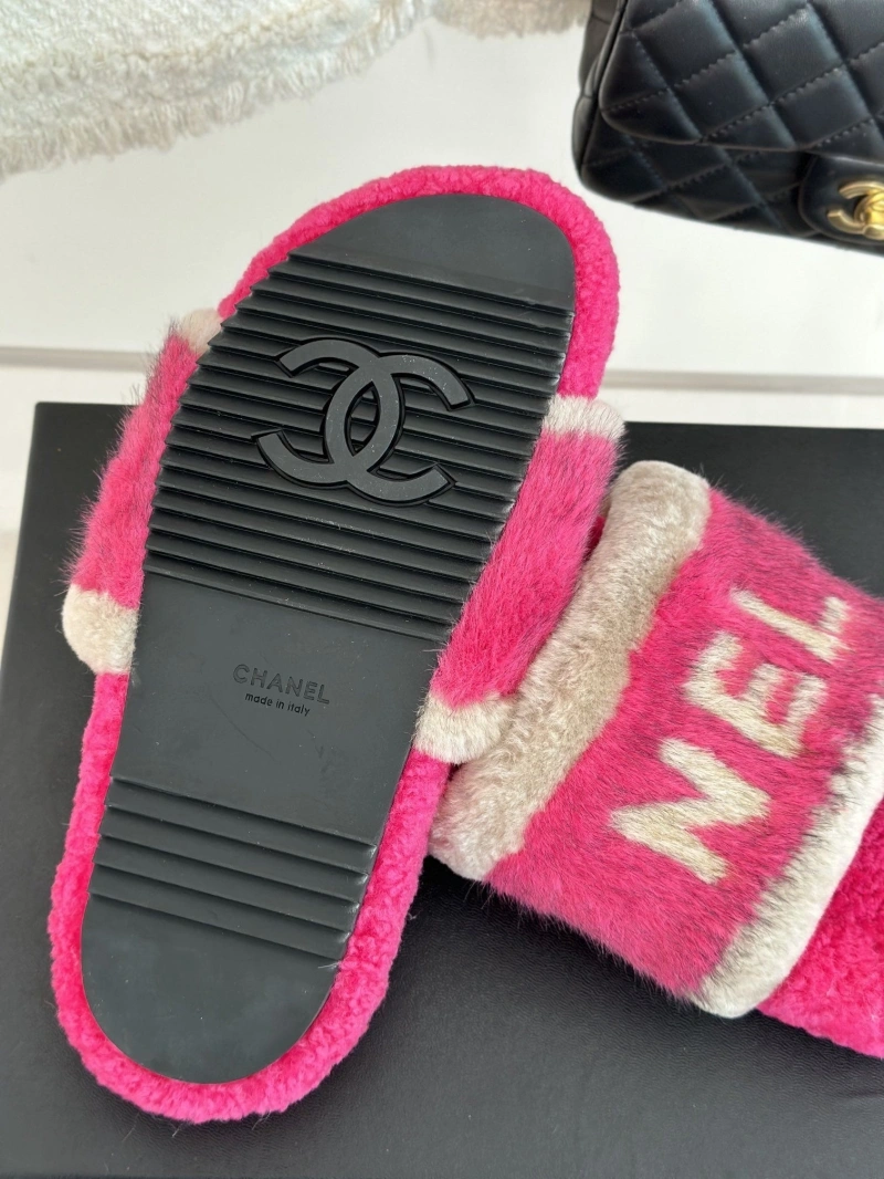 Timeless Chxnxl Slippers 126189