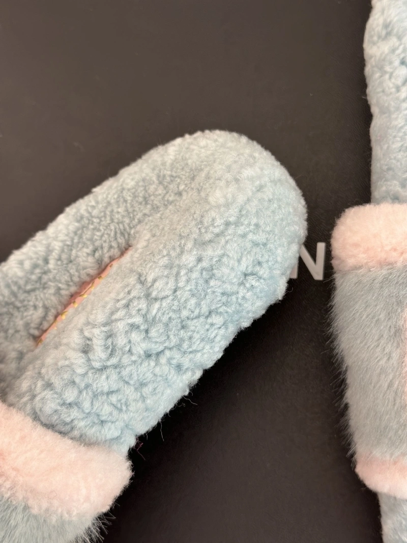Comfortable Chxnxl Slippers 126188