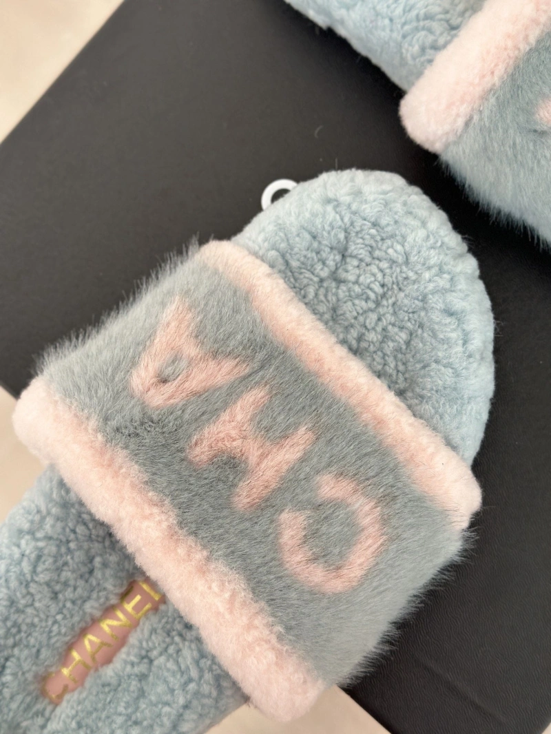 Comfortable Chxnxl Slippers 126188