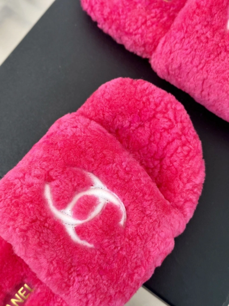 Comfortable Chxnxl Slippers 126183