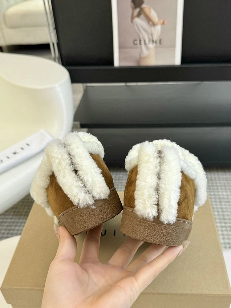 HighQuality Othxr Slippers 214972
